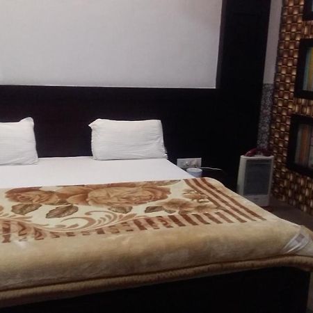 Hotel D2M Mānsa エクステリア 写真
