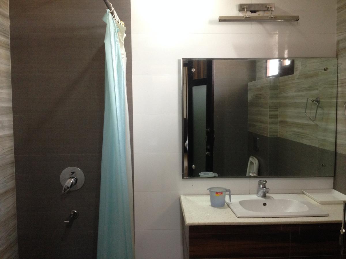 Hotel D2M Mānsa エクステリア 写真