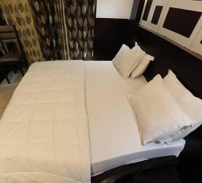 Hotel D2M Mānsa エクステリア 写真